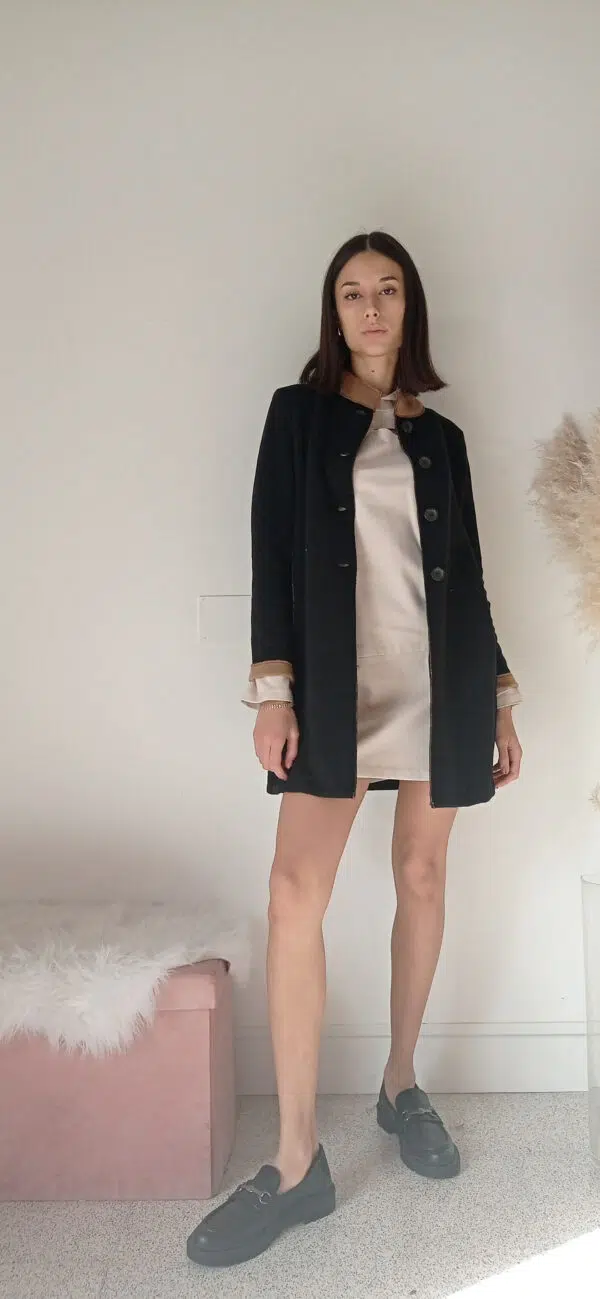 Cappotto di Maglia Nero con Bordo Marrone Chiaro - Caldo e Morbido in Misto Viscosa