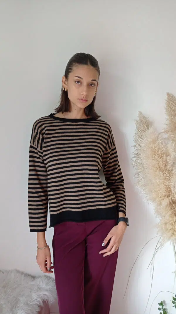 Maglia Morbida a Righe in Misto Cashmere - Comfort e Stile in S, M, L