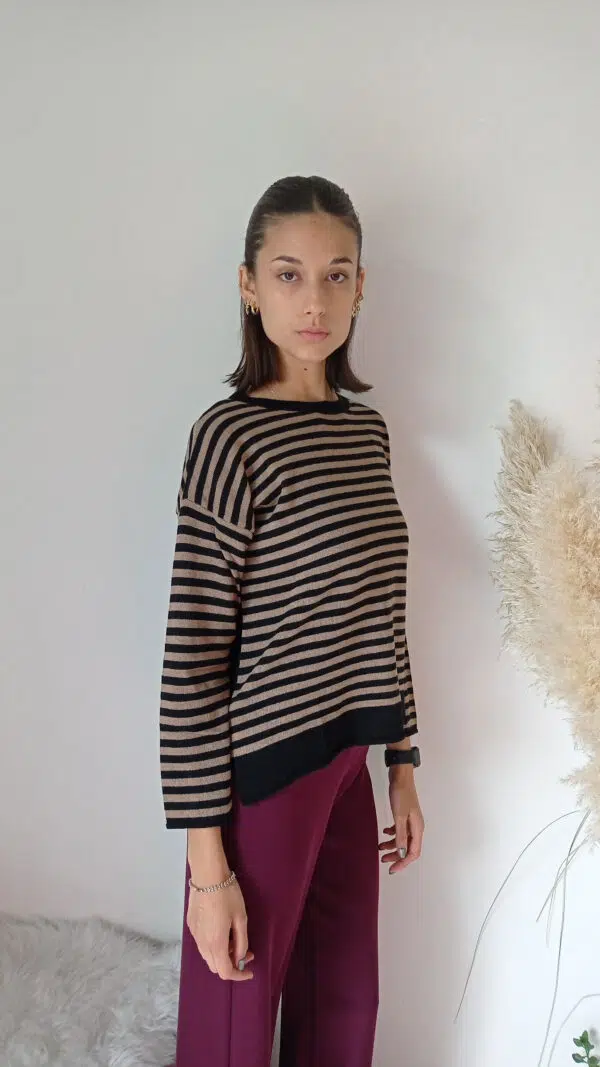 Maglia Morbida a Righe in Misto Cashmere - Comfort e Stile in S, M, L
