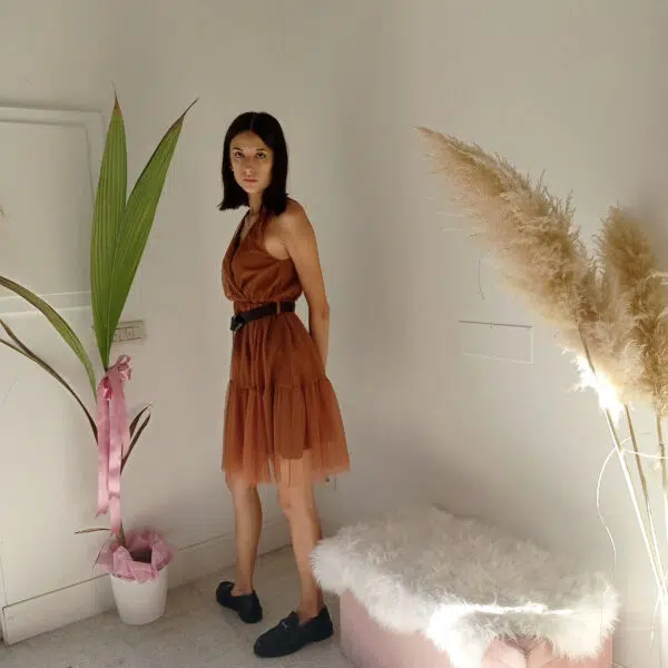 Vestito Smanicato in Tulle 'Incanto Serale' - Disponibile in Rosso, Nero e Marrone Bruciato