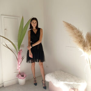 Vestito Smanicato in Tulle 'Incanto Serale' - Disponibile in Rosso, Nero e Marrone Bruciato