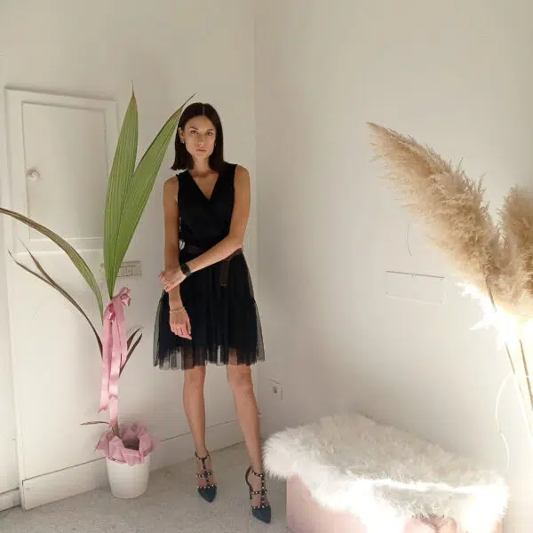 Vestito Smanicato in Tulle 'Incanto Serale' - Disponibile in Rosso, Nero e Marrone Bruciato