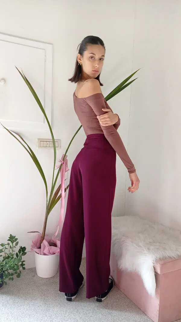 Eleganza Raffinata: Pantalone a Palazzo Bordeaux - Taglie S a XL