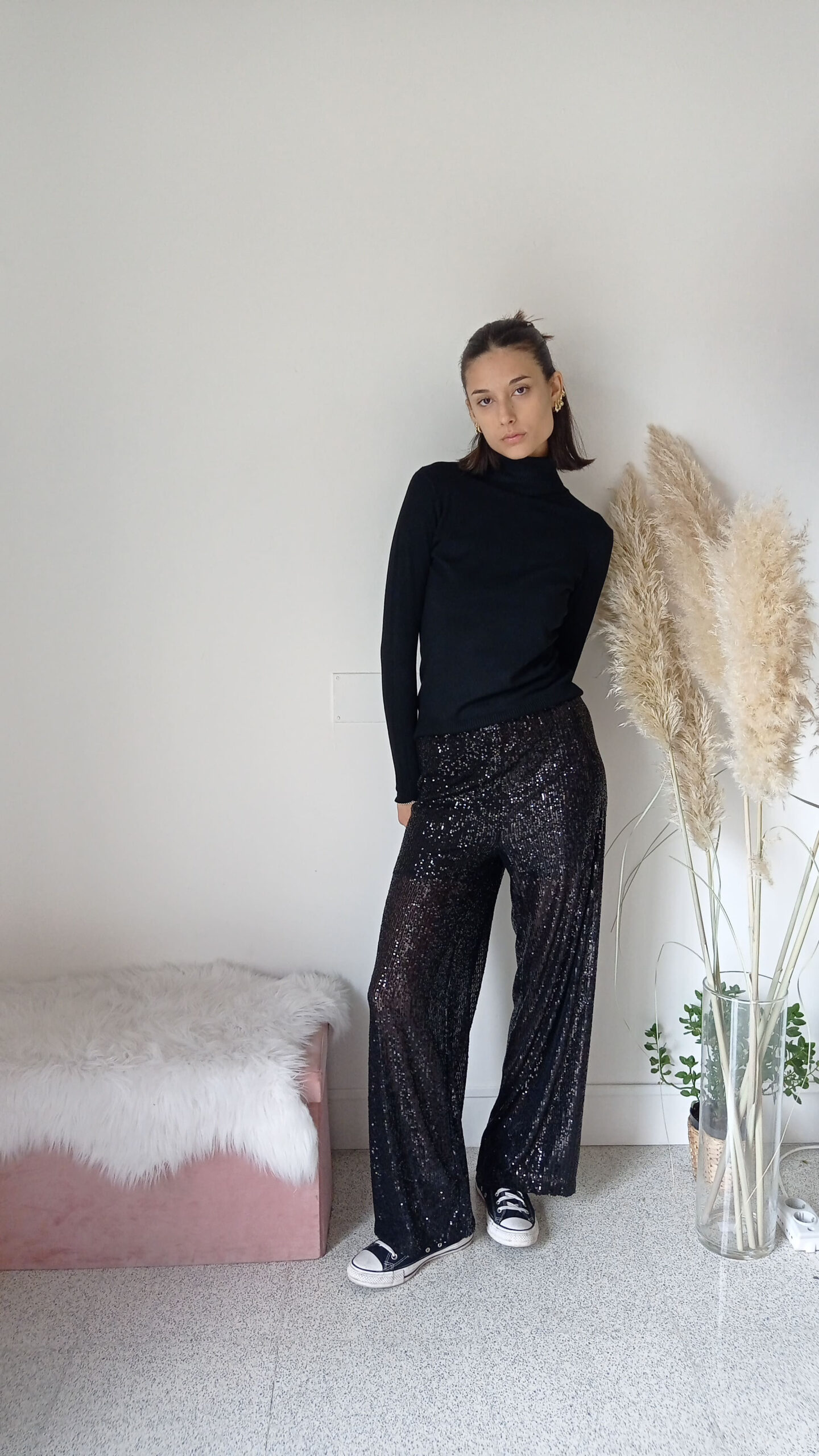 Pantaloni a Palazzo in Paillettes - Disponibili in 3 Colori, Taglia Unica per una Vestibilità Perfetta Pantaloni a Palazzo in Paillettes - Disponibili in 3 Colori, Taglia Unica per una Vestibilità Perfetta