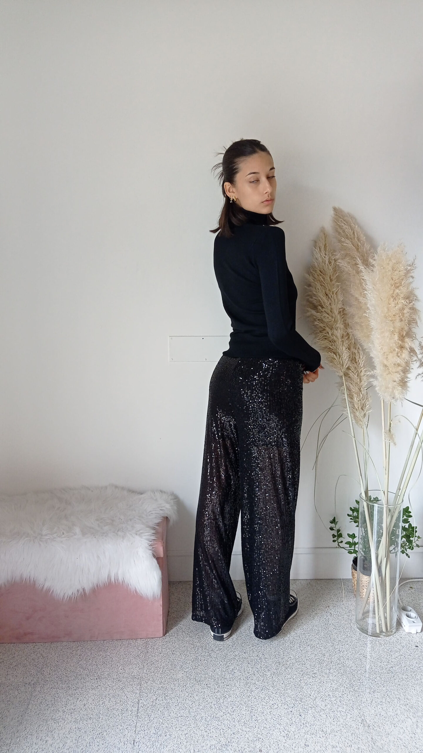 Pantaloni a Palazzo in Paillettes – Disponibili in 3 Colori, Taglia Unica per una Vestibilità Perfetta Pantaloni a Palazzo in Paillettes - Disponibili in 3 Colori, Taglia Unica per una Vestibilità Perfetta