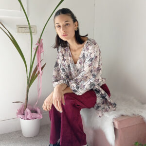Blusa in Raso Nero Elegante Primavera - Versatile per Cerimonie e Ufficio - Disponibile in S, M, L, XL