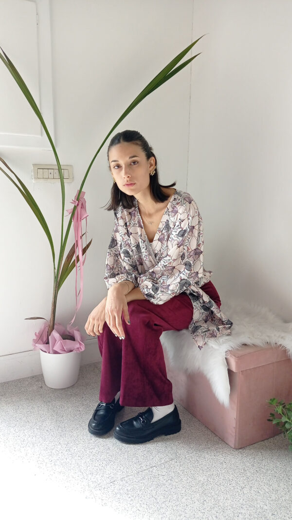 Blusa in Raso Nero Elegante Primavera - Versatile per Cerimonie e Ufficio - Disponibile in S, M, L, XL