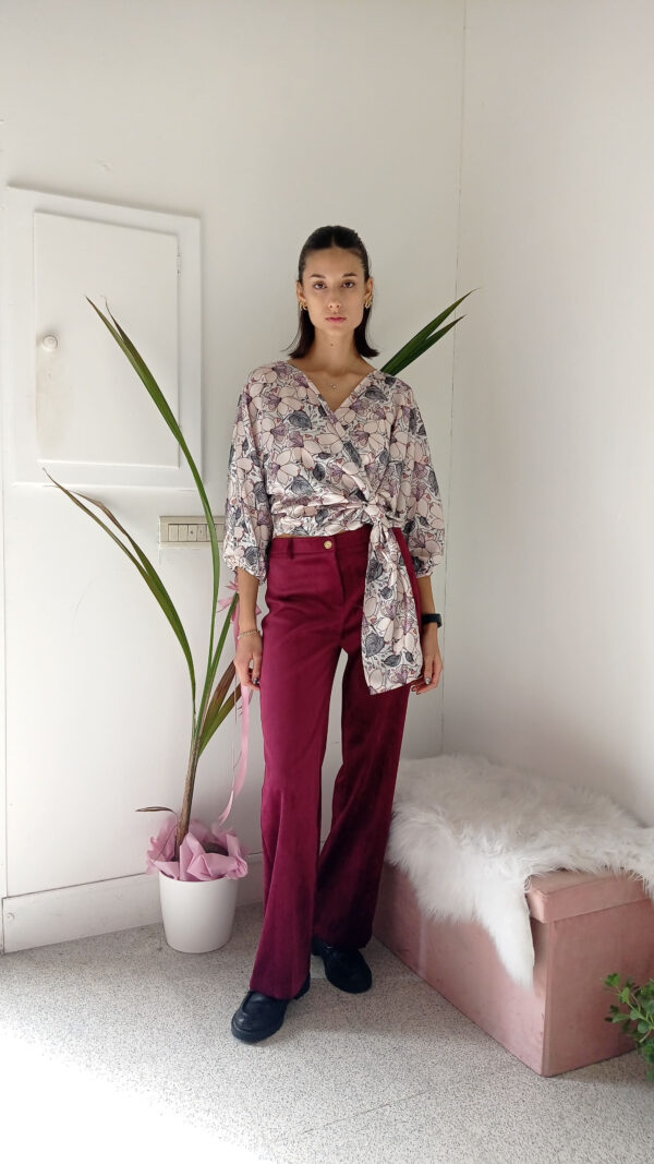 Blusa in Raso Nero Elegante Primavera - Versatile per Cerimonie e Ufficio - Disponibile in S, M, L, XL
