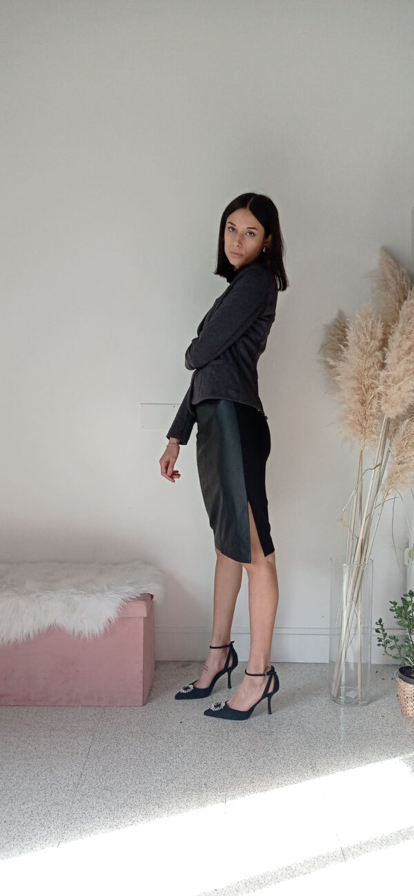 Longuette Elegante in Pelle e Stretch - Versatilità e Stile dalla Taglia 40 alla 46