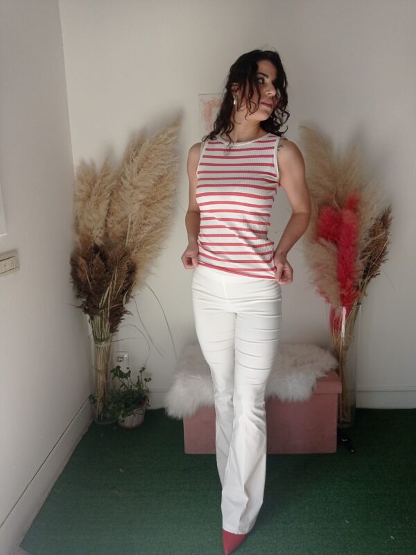 Maglia a Righe Bianche e Rosse - Stile Estivo e Versatile