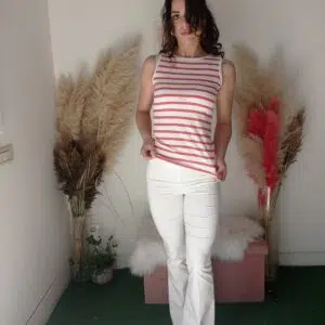 Maglia a Righe Bianche e Rosse - Stile Estivo e Versatile