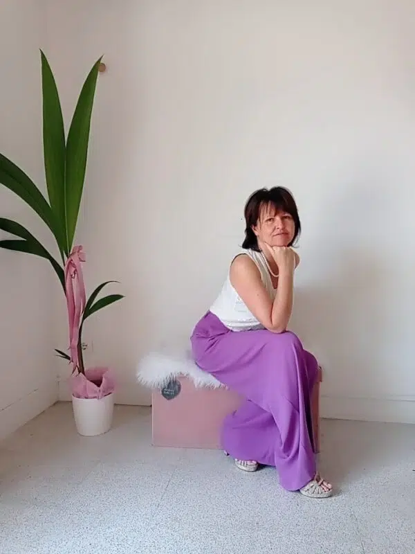 Pantalone Largo Donna Lavanda - Stile e Versatilità