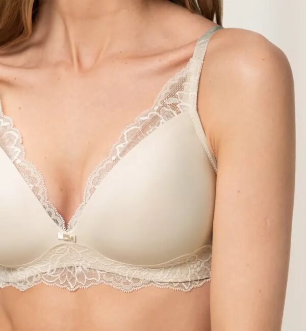 Reggiseno Senza Ferretto in Pizzo - Sostegno e Seduzione in Unico Capo