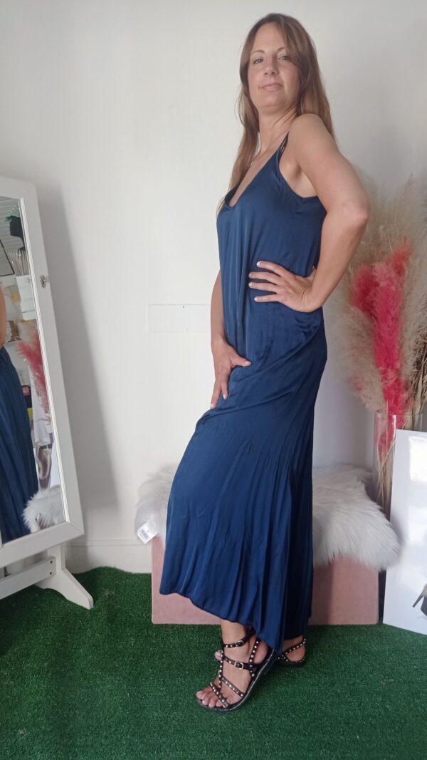 Tuta Maxi in Viscosa Elegante - Disponibile in Blu e Oro