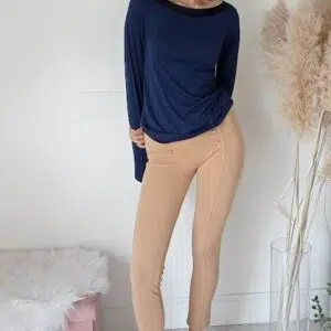 Pantaloni Beige a Vita Alta con Bottoni: L'Eleganza Incontra il Comfort