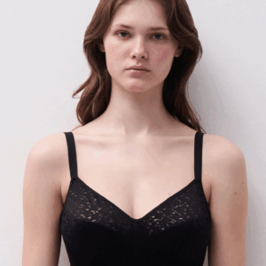 Reggiseno senza ferretto in pizzo morbido, sostenitivo e coprente.