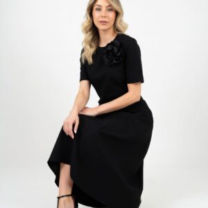 Abito nero elegante midi donna con spilla removibile e zip posteriore
