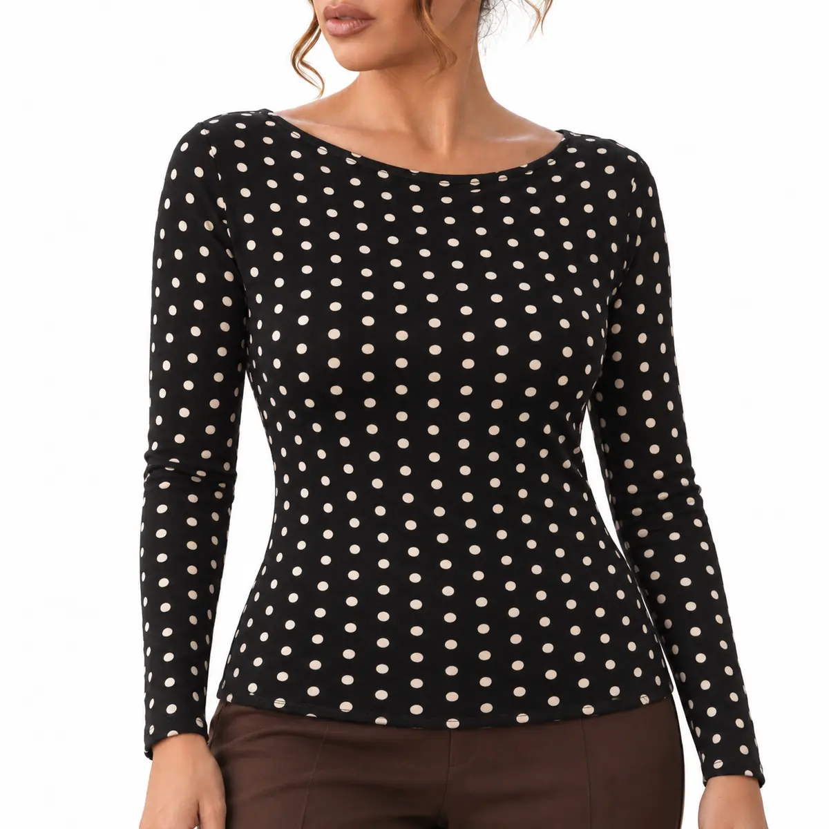 maglia-donna-nera-pois-dettaglio-frontale