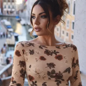 Maglia fantasia in viscosa e cashmere con scollo a barca